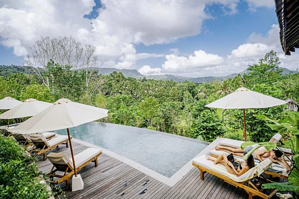 Devani Resort Sidemen