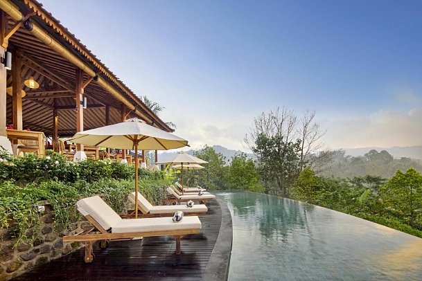 Devani Resort Sidemen