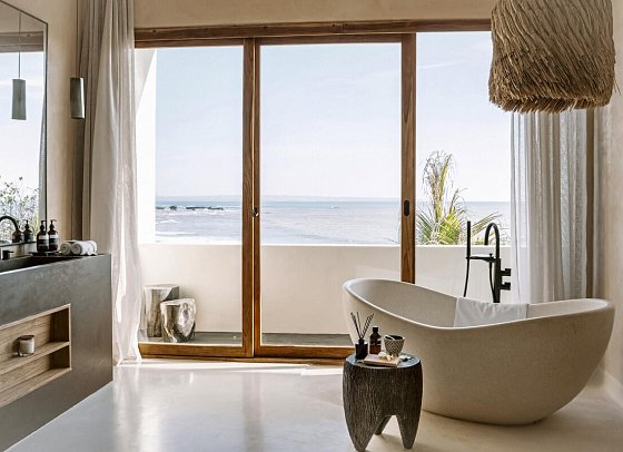 Oshom Bali - Beispiel Bad Ocean Suite (Zimmercodierung WBM)