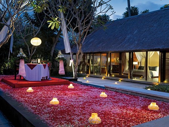 Kayumanis Jimbaran Private Estate & Spa - Floating Dinner