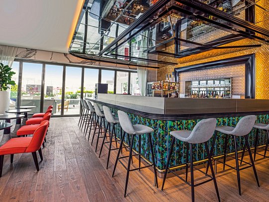 Th8 Palm Dubai Beach Resort, Vignette Collection