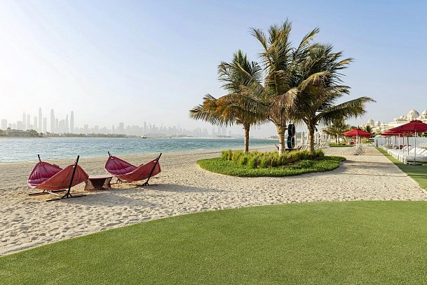 Th8 Palm Dubai Beach Resort, Vignette Collection