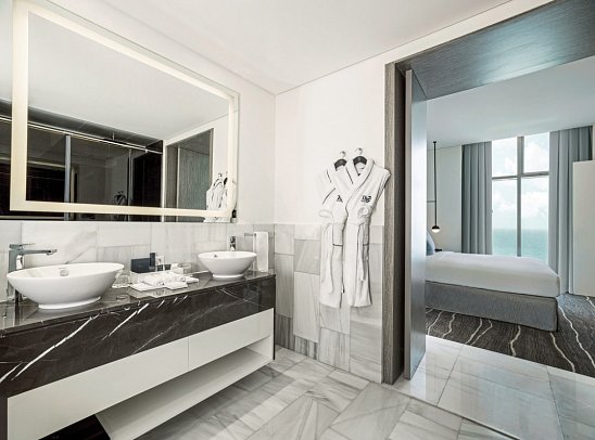 Th8 Palm Dubai Beach Resort, Vignette Collection - Beispiel Bad