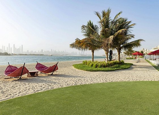 Th8 Palm Dubai Beach Resort, Vignette Collection