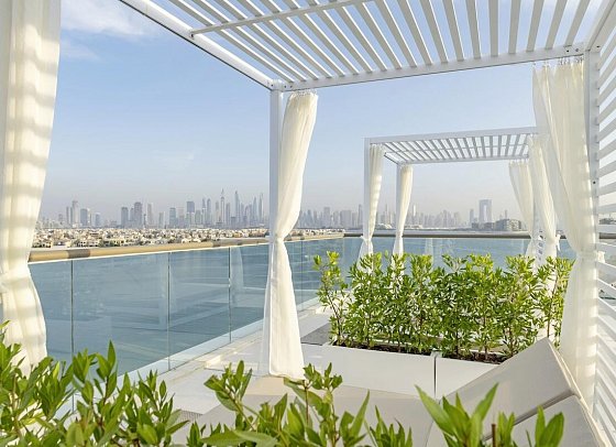 Th8 Palm Dubai Beach Resort, Vignette Collection