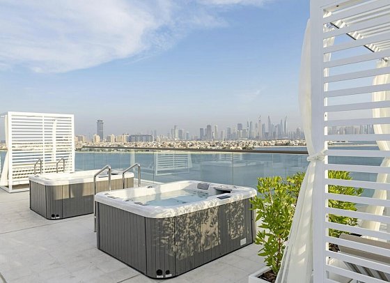 Th8 Palm Dubai Beach Resort, Vignette Collection