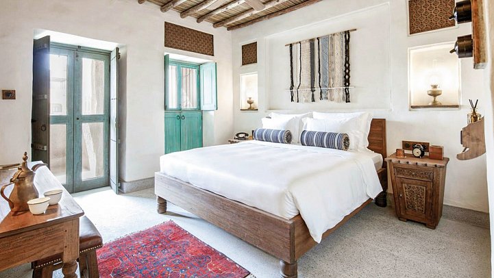 Al Seef Heritage Hotel Dubai, Curio Collection By Hilton - Wohnbeispiel Heritage Room (Zimmercodierungen DB1, DB2, DB3, UP1, UP2 & UP3)