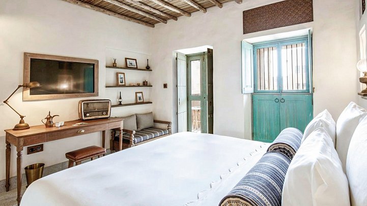 Al Seef Heritage Hotel Dubai, Curio Collection By Hilton - Wohnbeispiel Heritage Room (Zimmercodierungen DB1, DB2, DB3, UP1, UP2 & UP3)