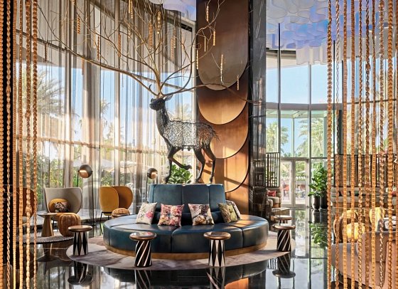W Dubai – Mina Seyahi - Bar „Farrago by W Lounge“