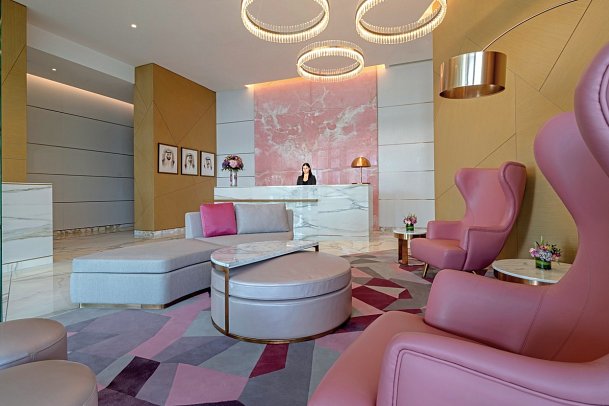 Hilton Dubai Creek Hotel & Residences