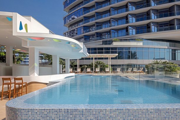 Hilton Dubai Creek Hotel & Residences