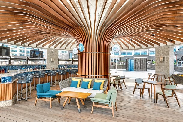 Taj Exotica Resort & Spa The Palm Dubai - Lime Pool Bar