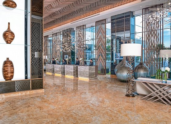 Al Jaddaf Rotana Suite Hotel