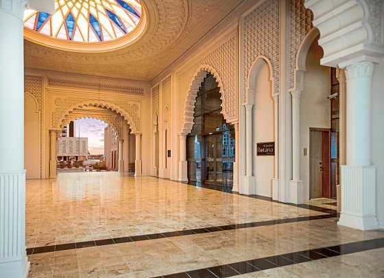 Al Jaddaf Rotana Suite Hotel