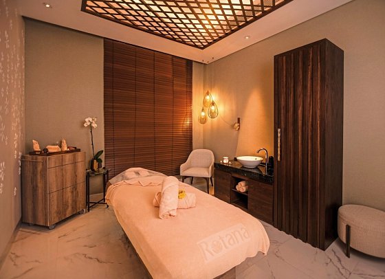 Al Jaddaf Rotana Suite Hotel
