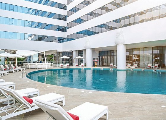 Al Jaddaf Rotana Suite Hotel