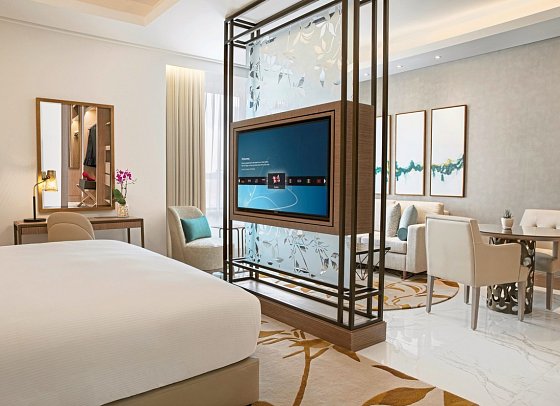 Al Jaddaf Rotana Suite Hotel - Wohnbeispiel King Bedroom City View (Zimmercodierung DB1)