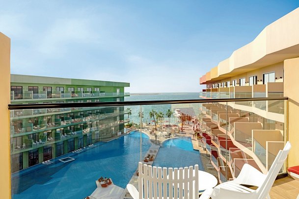 voco Monaco, Dubai - Wohnbeispiel Premium Pool and Sea View with Balcony (Zimmercodierung DB4)