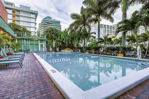 Best Western Plus Oceanside Inn