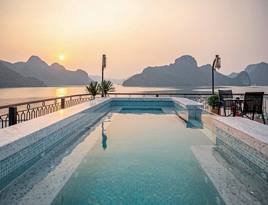 Halong Bucht an Bord der Indochine Grand (2 Nächte) - Indochine Grand Cruise