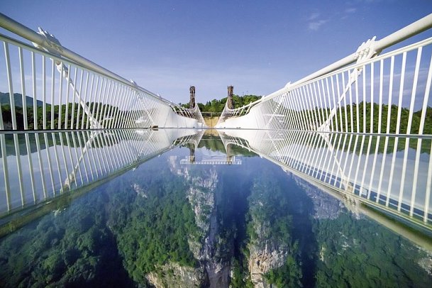 China - Natur & Kultur (Gruppenreise) - Zhangjiajie Glasbrücke