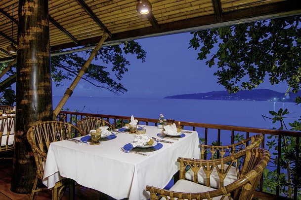 Marina Phuket Resort - Restaurant On the Rock