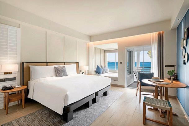 SAii Laguna Phuket - Wohnbeispiel Ocean Front Balcony (Zimmercodierung UBO)