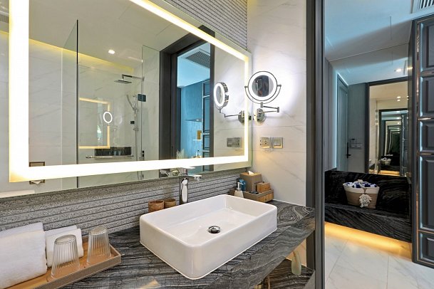 Wyndham Grand Nai Harn Beach Phuket - Wohnbeispiel Deluxe Pool Access (Zimmercodierung UDQ)