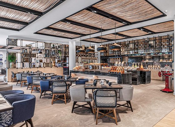 Four Points by Sheraton Phuket Patong Beach Resort