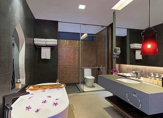 Avista Hideaway Phuket Patong - MGallery - Badbsp. Santi Deluxe Suite with Whirlpool Bath (Zimmercodierung WD1)