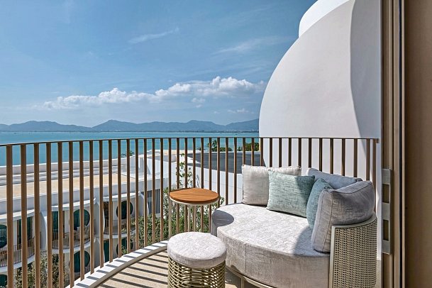 Veranda Resort Phuket Autograph Collection - Balkonbeispiel Deluxe Seaview (Zimmercodierung UDM)