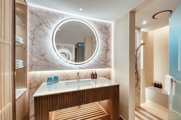 Holiday Inn Resort Phuket - Badbeispiel Premium Villa Pool View (Zimmercodierung VMP)