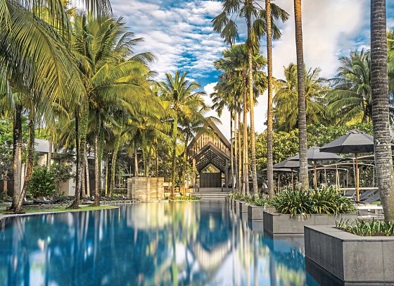 Twinpalms Surin Phuket Resort