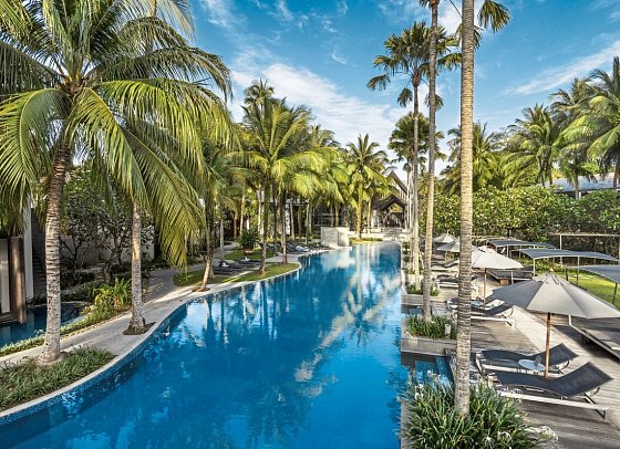 Twinpalms Surin Phuket Resort