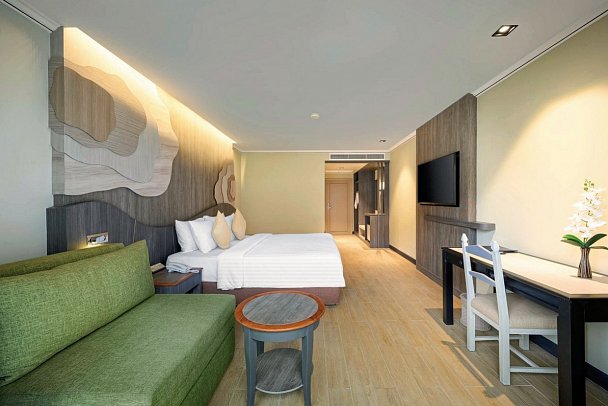 Amora Beach Resort Phuket - Wohnbeispiel Deluxe Pool Side (Zimmercodierung UD3)