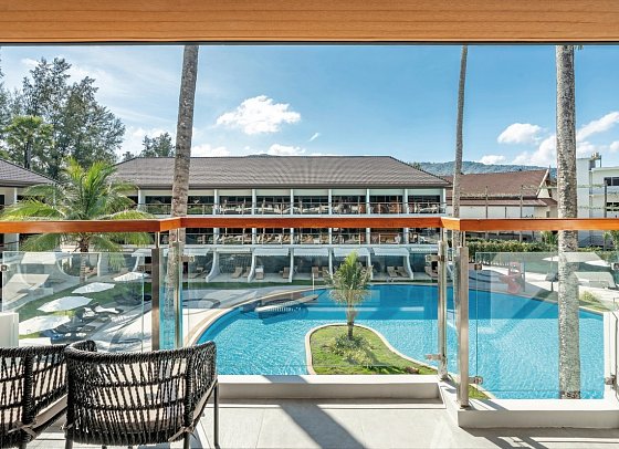 Amora Beach Resort Phuket - Wohnbeispiel Deluxe Pool View (Zimmercodierung UDP)