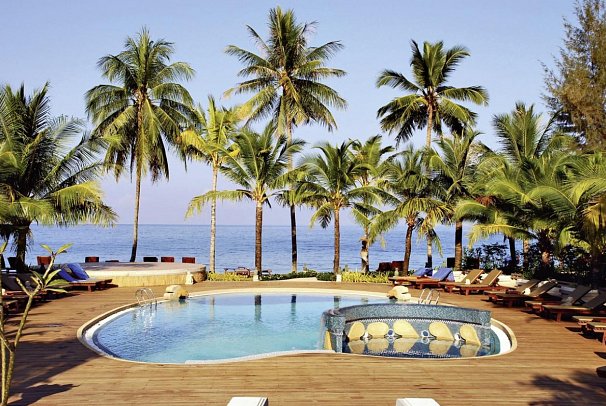 Khao Lak Bayfront Resort