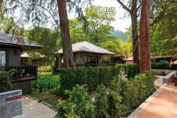 Khaolak Wanaburee Resort