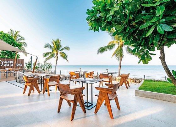 Casa de La Flora - La Aranya Restaurant