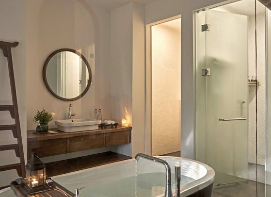 aNhill Boutique - Bad Superior Suite (Zimmercodierung WS1)