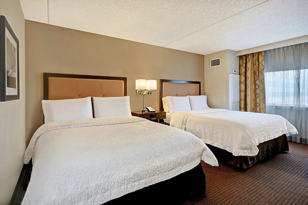 Hampton Inn JFK - Wohnbeispiel Two Queen beds (Zimmercodierung UG4)