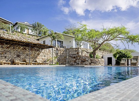 Magie der Savanne - Zwischen Baobabs und Kilimandscharo (7 Nächte) - Pool im Bashay Kilimani House