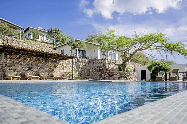 Magie der Savanne - Zwischen Baobabs und Kilimandscharo (5 Nächte) - Pool im Bashay Kilimani House