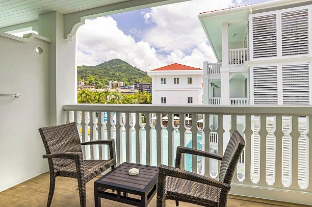 Centara Ao Nang Beach Resort & Spa - Balkonbeispiel Premium Deluxe (Zimmercodierung UM3)