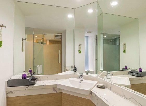 Centara Ao Nang Beach Resort & Spa - Badbeispiel Deluxe (Zimmercodierung UD1)