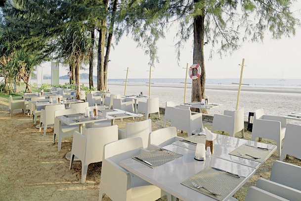 Twin Lotus Resort & Spa