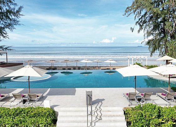 Twin Lotus Resort & Spa