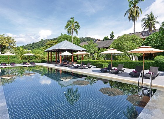 Twin Lotus Resort & Spa