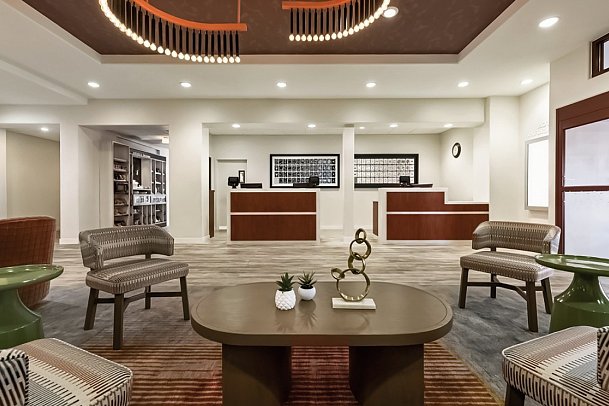 Hampton Inn Tropicana - Lobby