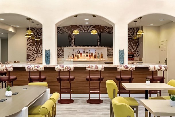 Hampton Inn Tropicana - Bar
